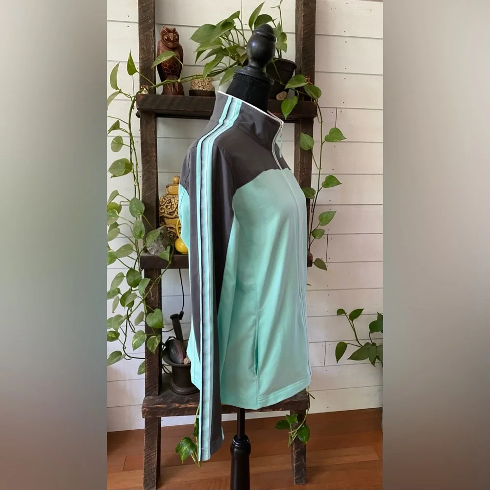 Made for Life: Sporty Mint Green and Gray Ski Jacket with Performance Material